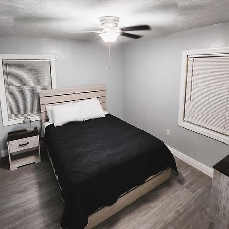 Cozy 3 Bedroom House Near Airport/Raymond Stadium/Downtown. Tampa Extérieur photo